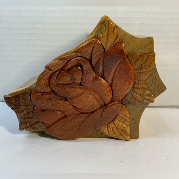 unbranded Other - Two-Tone rose wooden puzzle box with secret compartment